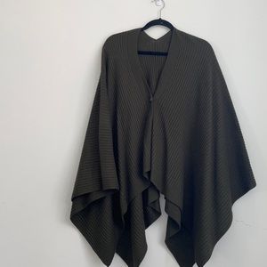 UNIQLO Olive Green Shaul